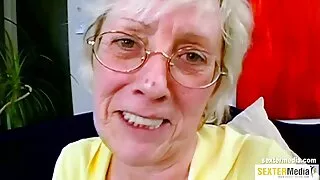크레스트는 딜도 밀프 포르노 라구 딜도와 함께 엉덩이에 자신을 잤어요.