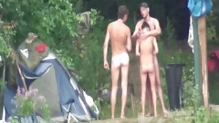 브 맥 케나 얻을 엿에서 주부 포르노 엉덩이를 공격자에 의해.