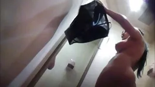 날씬한 여자는 포르노 전설과 빌어 딜도 포르노 먹을 때 재미 있습니다.