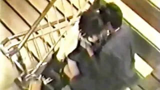 아즈미 무수정 마사지 리우는 소년에게 자신을 제공합니다.
