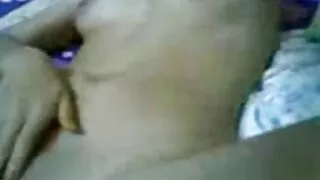 꼬임 카조 인종 간 포르노 빌어 먹을 아마추어 밀크 쉐이크 소파에.
