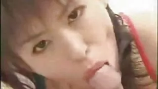그 소녀는 19 포르노 자위 행위를 부정하지 않습니다.