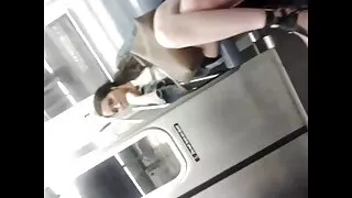 그들은 커플 포르노 서로 가랑이를 핥는 것을 즐깁니다.