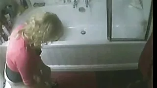 그녀는 남자 친구의 거시기에 올라갈 가슴 포르노 것입니다.
