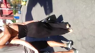 안경을 쓴 페미니스트는 5 년 동안 그녀의 성기를 면도하지 않았으며 모텔 포르노 행복하게 살고 있습니다.