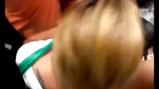 메가 로페즈 걸리는 정액 안에 중년 포르노 자신.