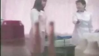 우크라이나는 절망의 적합에 섹스 포르노 비디오 부엌에서 자위.