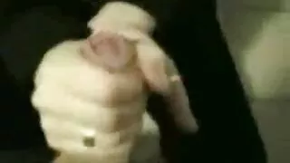 레이첼은 남편 앞에서 다리를 애널 포르노 벌립니다.