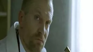 여학생은 사진 작가에게 대니 베리 시모 포르노 그녀의 가슴을 보여주었습니다.