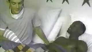 휴식 백인 포르노 시간 동안 여자 친구는 위치 69 에서 핥습니다.